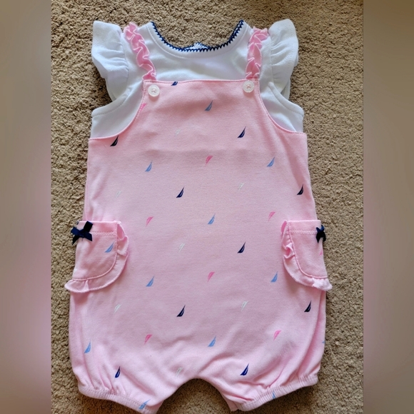 A one piecw body suit for baby girl. - Picture 1 of 2